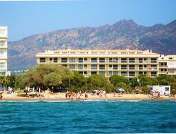 Bright Apartment in Roses