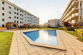 Bright Apartment in Roses