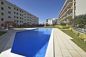 Bright Apartment in Roses