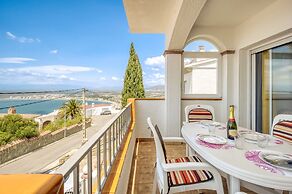 Pretty Apartment With Balcony