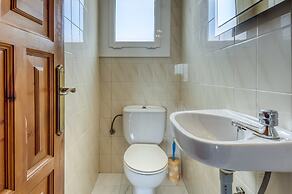 Pretty Apartment With Balcony