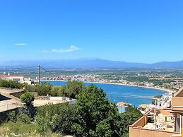 Pretty Apartment With Balcony