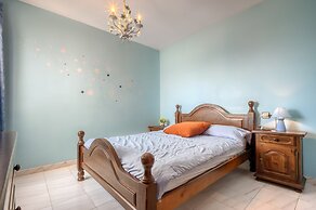 Pretty Apartment With Balcony