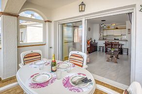 Pretty Apartment With Balcony