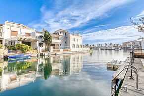 Nice Apartment in Empuriabrava