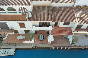 Nice Apartment in Empuriabrava