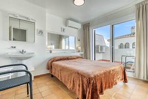 Nice Apartment in Empuriabrava