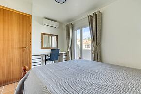 Nice Apartment in Empuriabrava