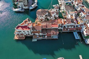 Nice Apartment in Empuriabrava