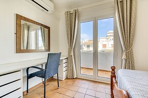 Nice Apartment in Empuriabrava