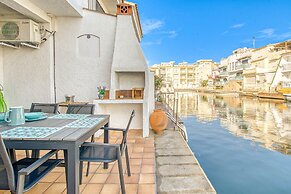 Nice Apartment in Empuriabrava