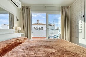 Nice Apartment in Empuriabrava