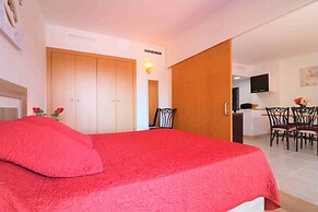 Pretty Apartment With Balcony