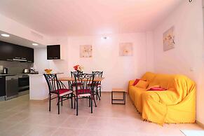 Pretty Apartment With Balcony