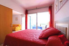 Pretty Apartment With Balcony