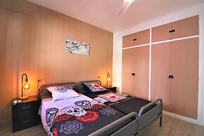 Apartment With Scenic View