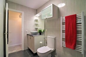 Apartment With Scenic View