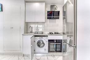 Apartment With Barbecque