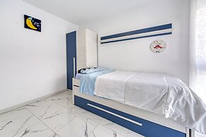 Apartment With Barbecque