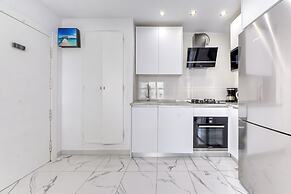 Apartment With Barbecque