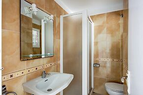 Apartment With Scenic View