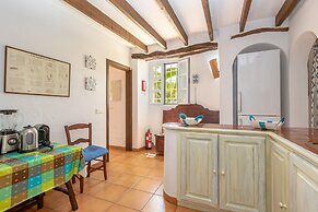 Traditional Charm With Private Pool