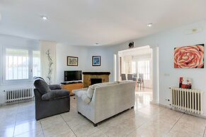 Tranquil Holiday Home With Pool