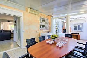 Tranquil Holiday Home With Pool