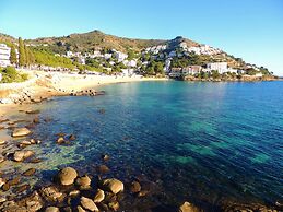 Apartment in Empuriabrava Near Beach