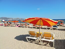 Apartment in Empuriabrava Near Beach