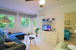 Apartment in Empuriabrava Near Beach