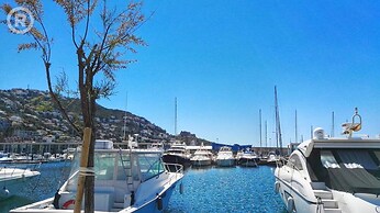 Pretty Apartment With Balcony