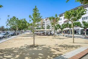 Apartment With View in Roses