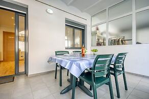 Apartment With View in Roses