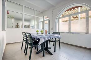 Apartment With View in Roses