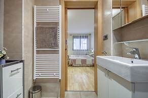 Apartment With View in Roses