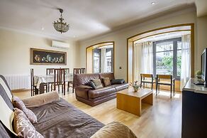 Apartment With View in Roses