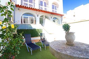 Apartment With View in Roses