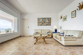 Beautiful Apartment With View