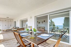 Beautiful Apartment With View