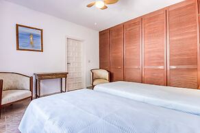 Beautiful Apartment With View