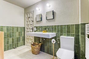 Beautiful Apartment With View