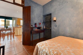 Spacious Apartment With Terrace