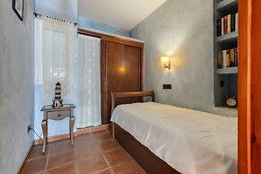 Spacious Apartment With Terrace