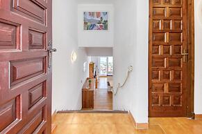 Apartment in Roses With Terrace