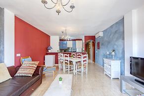 Beautiful Apartment by the Beach