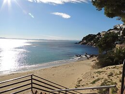 Pretty Apartment With Balcony
