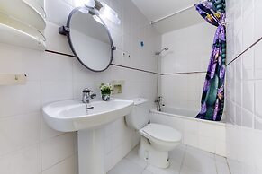 Apartment in Roses With Shared Pool