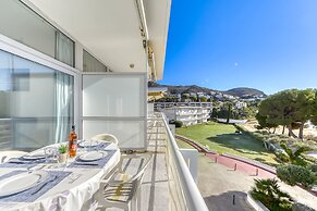 Apartment in Roses With Shared Pool