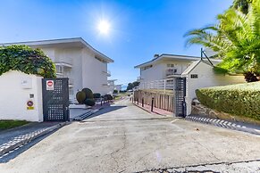 Apartment in Roses With Shared Pool
